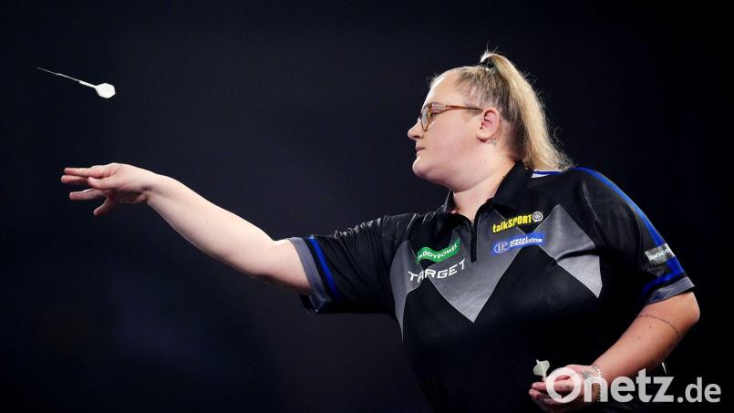 Hat Darts.Geschichte geschrieben: Beau Greaves. (Archivbild) Bild: John Walton/PA Wire/dpa