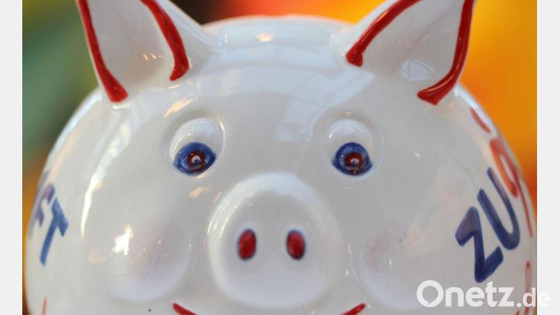 Das sprichwörtliche Sparschwein zahlt gar keine Zinsen. Doch auch bei den Banken sind die Erträge des angelegten Gelds unterschiedlich hoch. (Symbolbild) Bild: Fredrik von Erichsen/dpa