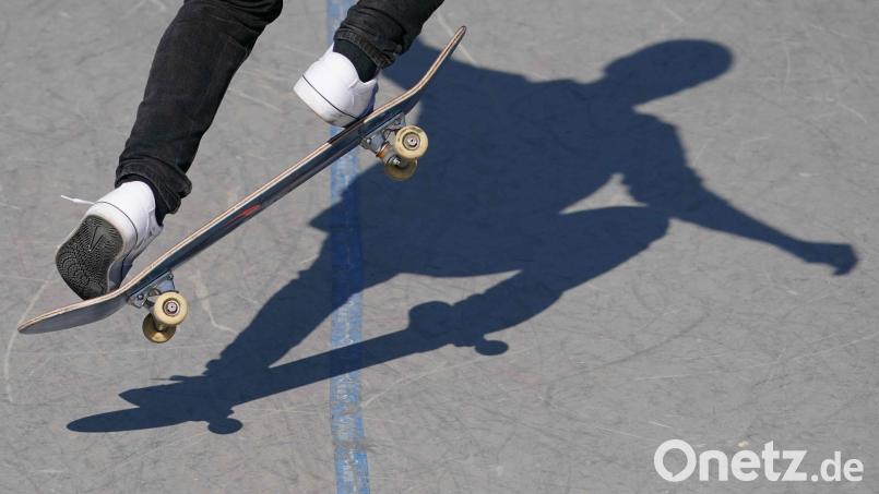 Die mobile Skatehalle der Kommunalen Jugendarbeit geht auf Reisen durch den Landkreis Amberg-Sulzbach. Erste Station ist Illschwang. Symbolbild: Marcus Brandt/dpa