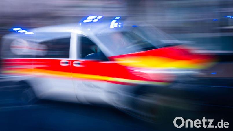 Ein Unfall im Landkreis Straubing-Bogen endete tödlich. (Archivbild) Bild: Jens Büttner/dpa