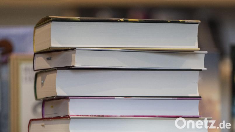 Für Volontärin Theresa Kotz braucht es nicht immer das Auto, Flugzeug oder die Bahn um an andere Orte zu verreisen. Symbolbild: Boris Roessler/dpa