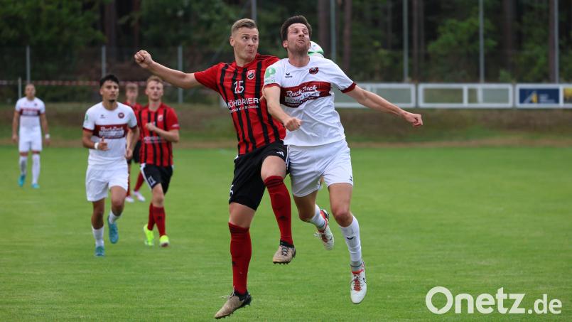 Duell auf Augenhöhe: Für Felix Diermeier (rechts) und der SC Luhe-Wildenau konnten gegen den SSV Eggenfelden bisher keinen Sieg einfahren. Archivbild: Dieter Jäschke