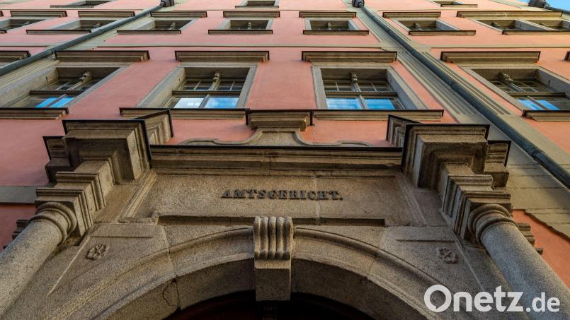 Dem 22-Jährigen gelang die Flucht vom Amtsgericht in Richtung Stadtmitte. Archivbild: Armin Weigel/dpa