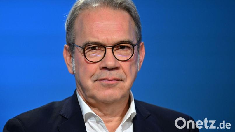 Thüringens Innenminister Maier plädiert dafür, ein Verbot einzelner AfD-Landesverbände zu beantragen. (Archivbild) Bild: Martin Schutt/dpa