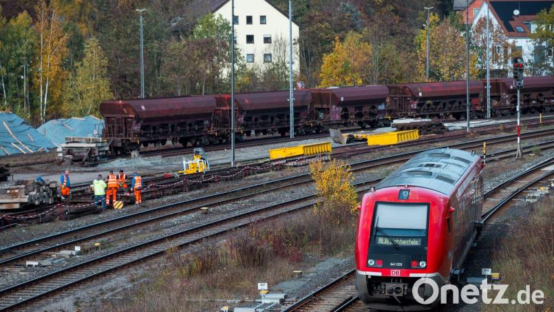 Nordbayern wartet auf die Elektrifizierung der Franken-Sachsen-Magistrale. (Archivbild) Bild: Daniel Vogl/dpa