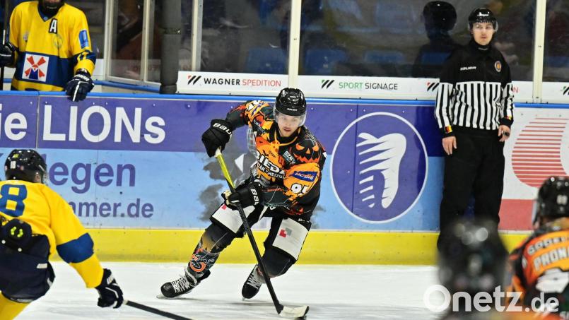 Mehr als nur Kopfsache: Lukas Salinger vom ERSC Amberg geht behutsam mit Kopfverletzungen um. Bild: Hubert Ziegler