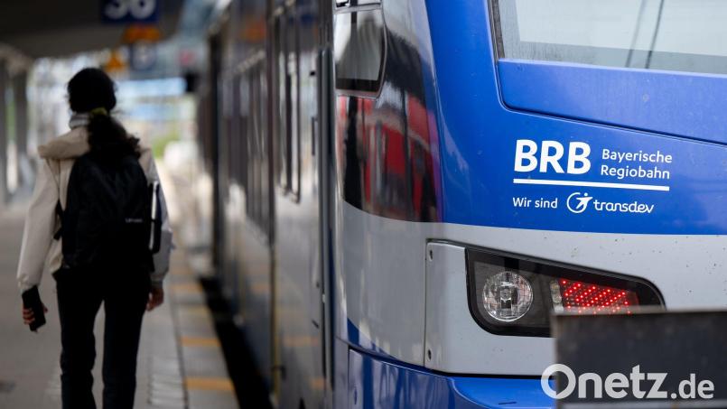 Die Züge der Bayerischen Regiobahn können derzeit nicht auf der kompletten Strecke fahren. (Symbolbild) Bild: Sven Hoppe/dpa