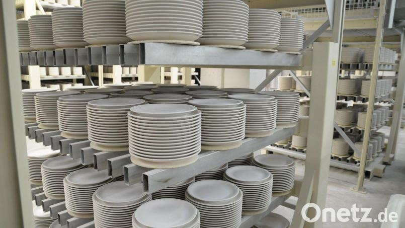 Der Klassiker: Doch die Porzellanindustrie in der Region kann mehr als "nur" Teller. Darum ging es am Freitag in Eschenbach. Bild: wen