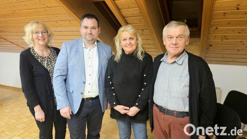 Isolde Gewargis (Zweite von rechts) ist Ehrenbürgerin von Luhe-Wildenau. Bild: Markt Luhe-Wildenau