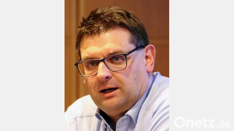 „Aus Kostengründen wurde bisher ein Notstromaggregat aus einem der Feuerwehrfahrzeuge zur Versorgung des Leuchtturms vorgesehen. Allerdings werden dadurch die Einsatzmöglichkeiten des Feuerwehrfahrzeugs eingeschränkt"“
Michael Werner, Feuerwehrkommandant Bild: mfh