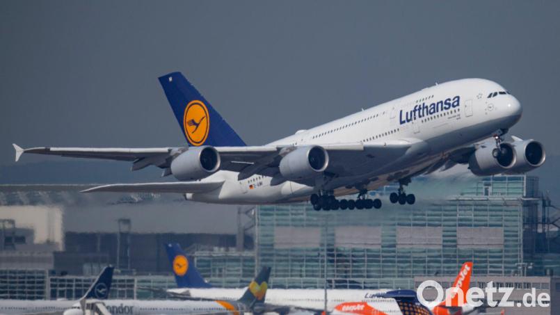 Ein Airbus A380 der Lufthansa ist ohne Passagiere von Abu Dhabi in Richtung München gestartet. (Archivbild) Bild: Lennart Stock/dpa