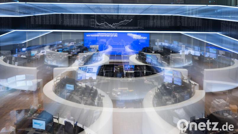 Börsensaal in Frankfurt: Weltweit geraten die Aktienmärkte unter Druck wegen des Iran-Kriegs Bild: Boris Roessler/dpa