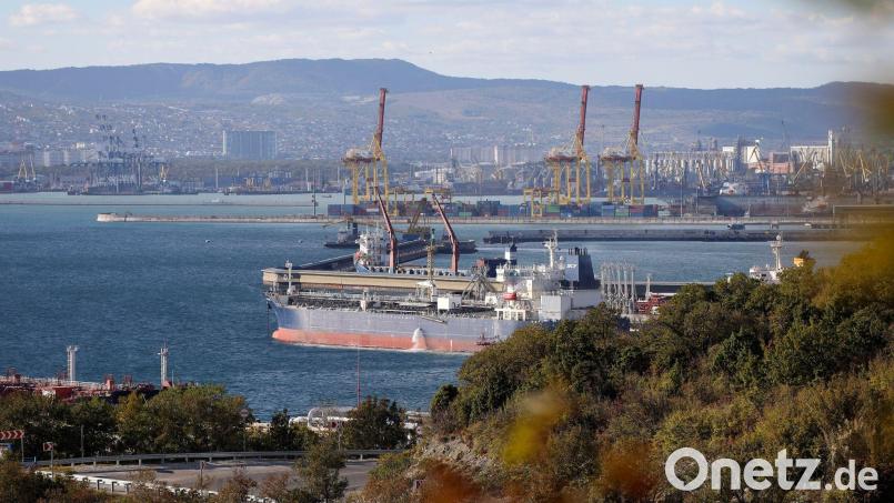 Der Schwarzmeerhafen Noworossijsk hat für Russland als Flottenbasis und Export-Drehscheibe im Schwarzen Meer strategische Bedeutung. (Archivbild) Bild: ---/AP/dpa