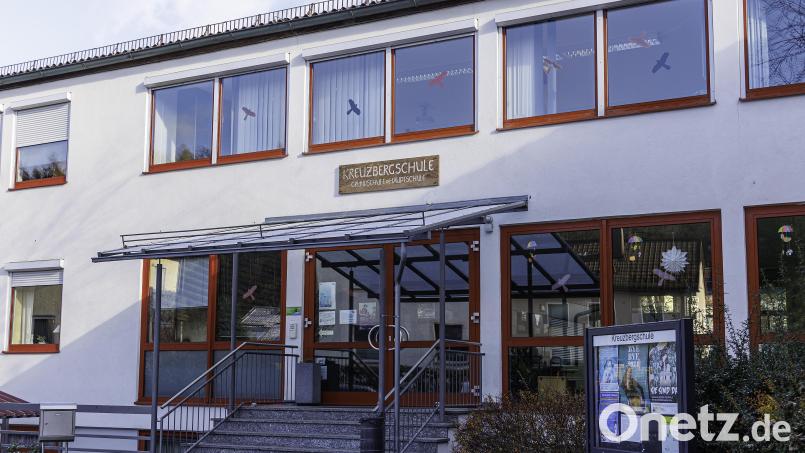 Die Kreuzbergschule ist eine der Mittelschulen in Schwandorf. Wie die Schullandschaft in der Kreisstadt künftig aussehen soll, ist eines der Wahlkampfthemen. Archivbild: Hösamer