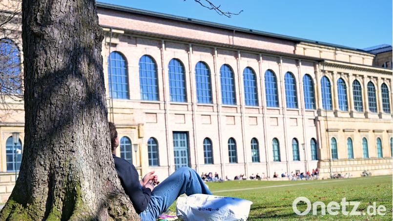 Sonne und milde Temperaturen locken in den nächsten Tagen nach draußen. (Archivbild) Bild: Malin Wunderlich/dpa