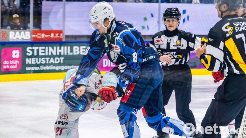 Neal Samanski und die Blue Devils Weiden kämpfen in den Play-downs um den Klassenerhalt in der DEL2. Bild: Tobias Neubert