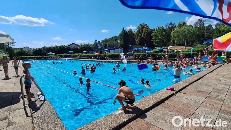 Ob das Friedenfelser Freibad in diesem Sommer geöffnet ist, entscheidet sich in den nächsten vier Wochen. Ein Bademeister muss für einen ordnungsgemäßen Betrieb gefunden werden. Bild: bsc