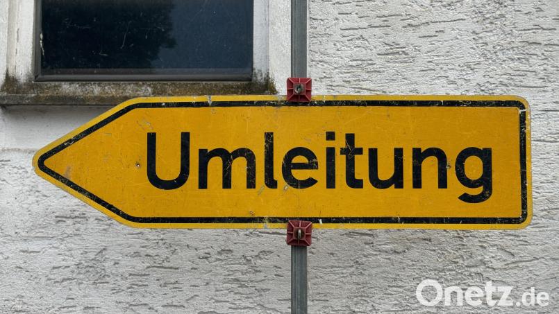 Wegen Kabelverlegearbeiten wird der Grüne Weg in Sulzbach-Rosenberg vom 9. bis 28. März 2026 gesperrt. Eine Umleitung ist eingerichtet. Symbolbild: Heike Unger