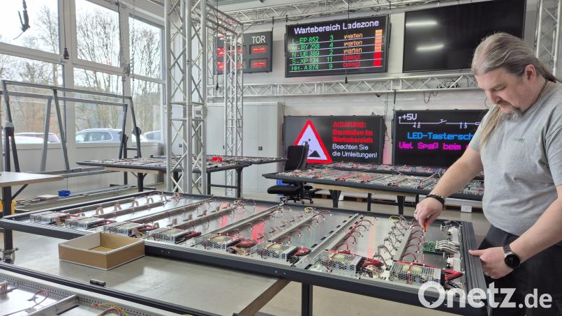 LED-Anzeigen unterschiedlichster Art werden bei Microsyst in Neuhaus gefertigt. Bild: Lowak