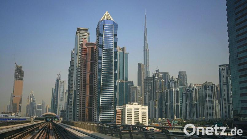 Auch mit Privatjets wollen Menschen aus der Golfregion ausreisen. (Archivbild) Bild: Fatima Shbair/AP/dpa