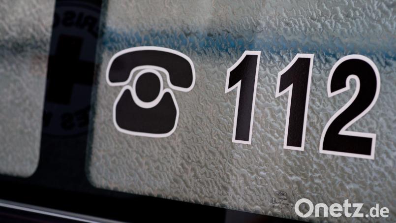 Das Jagdgewehr löst einen Schuss aus, trifft den Jäger im Fuß und verletzt ihn schwer. (Symbolbild) Bild: David-Wolfgang Ebener/dpa