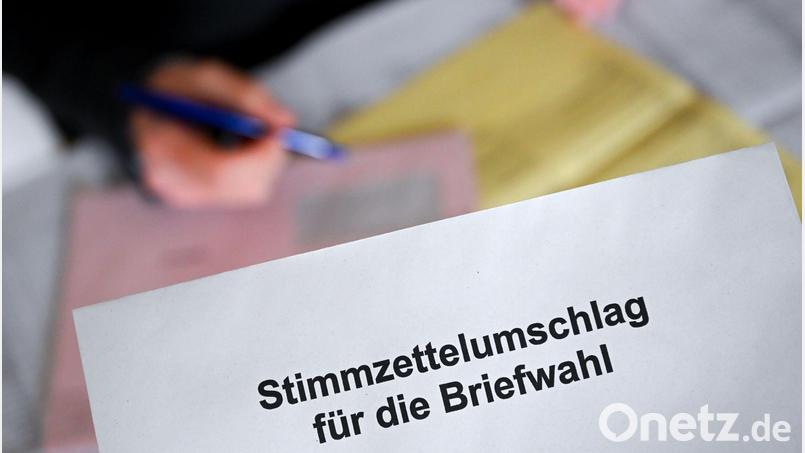 Bis zum Freitag, 6. März, können Wahlberechtigte noch Briefwahlunterlagen beantragen. Symbolbild: Sven Hoppe/dpa