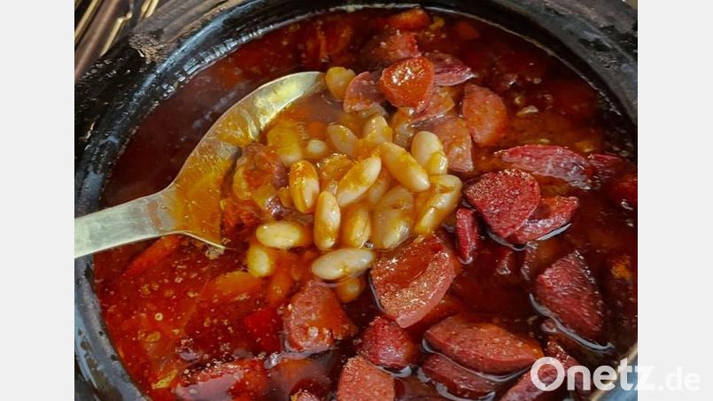 Der türkische Bohneneintopf Kuru Fasulye von Aysel Özdemir ist ein würzig, leckerer Mundschmeichler, der gar nicht so schwer zuzubereiten ist. Allerdings braucht das Gericht etwas Zeit. Bild: Aysel Özdemir