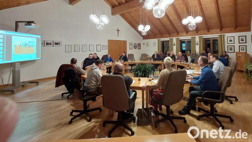Die Nutzung der Hallen auf dem Porphyr-Gelände für die Herstellung von Mineralwolle-Granulat war das Hauptthema der letzten Marktratssitzung. Bild: mfh