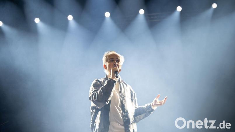 Jan Böhmermann will 2027 wieder in mehreren deutschen Städten auf der Bühne stehen. (Archivfoto) Bild: Boris Roessler/dpa