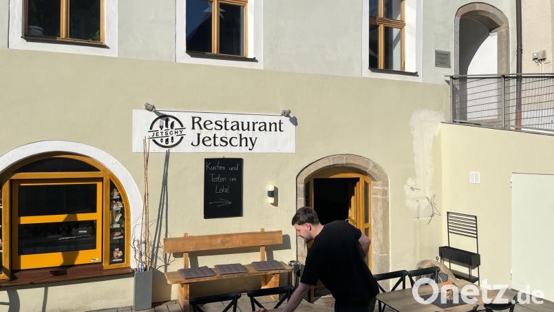 Die Räume oberhalb des "Jetschy" sollen für Familien- und Firmenfeiern genutzt werden. Der separate Eingang ist rechts. Bild: ihl