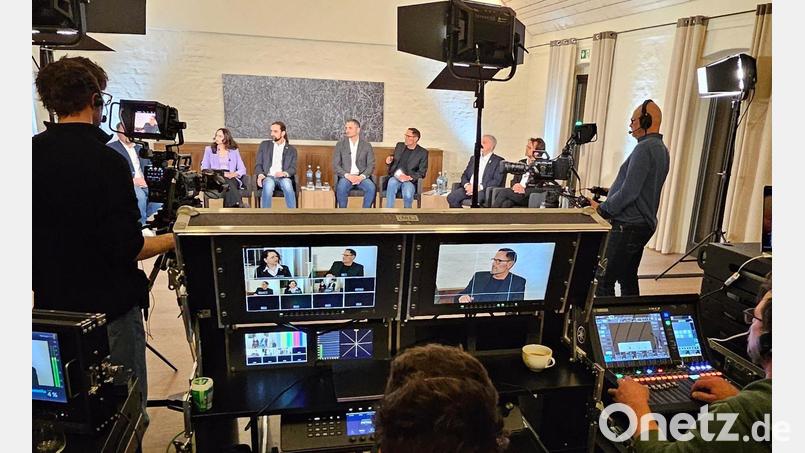 Auch die live übertragene und noch im Netz verfügbare Podiumsdiskussion der Tirschenreuther Landratskandidaten in Falkenberg wurde mit Hilfe des Förderprogramms "Demokratie leben!" verwirklicht. Bild: Christian Kreil/Kreisjugendring Tirschenreuth