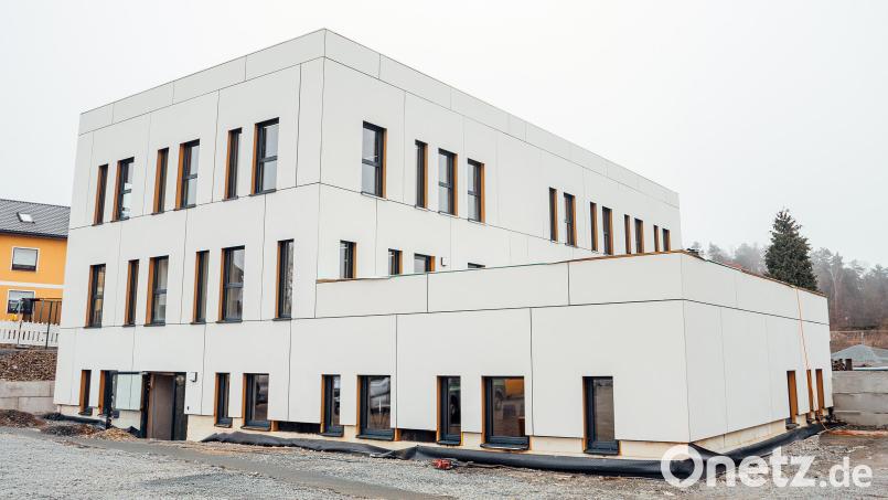 Das neue Markgraf-Bürogebäude ist nahezu fertiggestellt. Für die Inbetriebnahme sind jedoch noch Arbeiten an der Außenanlage erforderlich. Der Einzug ist ist Mitte/Ende März geplant. Bild: Markgraf