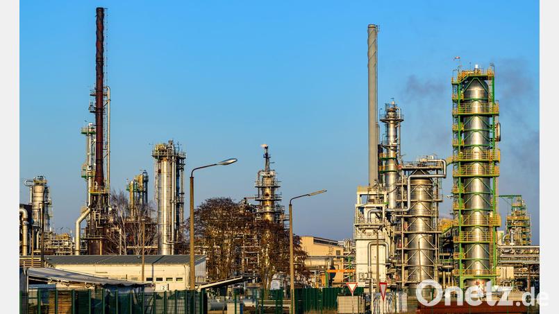 Erleichterung bei der Ölraffinerie PCK im Nordosten Brandenburgs: Die deutschen Rosneft-Töchter sind dauerhaft von den US-Ölsanktionen ausgenommen. (Archivbild) Bild: Patrick Pleul/dpa