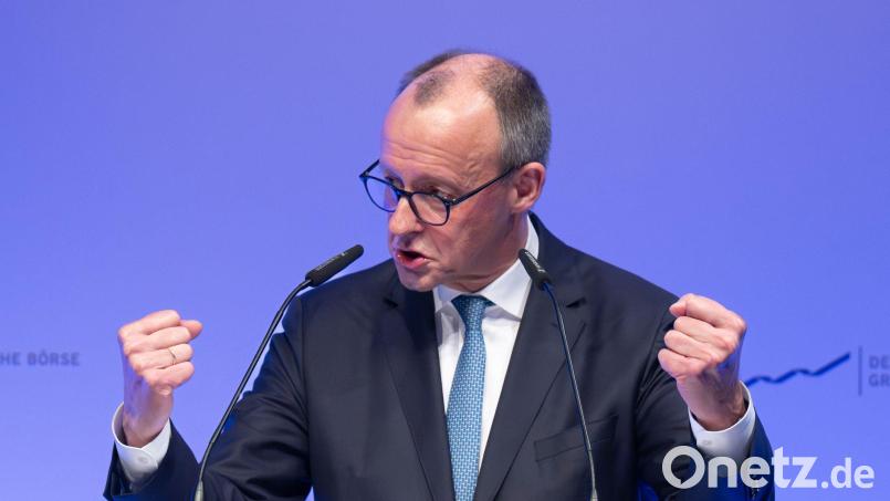 Will in München die Spitzen der Wirtschaftsverbände treffen: Kanzler Friedrich Merz. (Archivbild) Bild: Boris Roessler/dpa