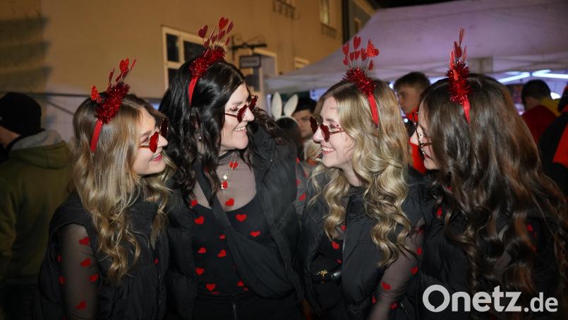 Amor als Gruppenkostüm: In diesem Jahr fällt der Faschingssamstag auf den Valentinstag, 14. Februar. Archivbild: mcl