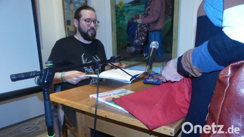 Christian "Weiti" Witt versah seine verkauften Werke gerne mit persönlichen Widmungen. Bild: rn