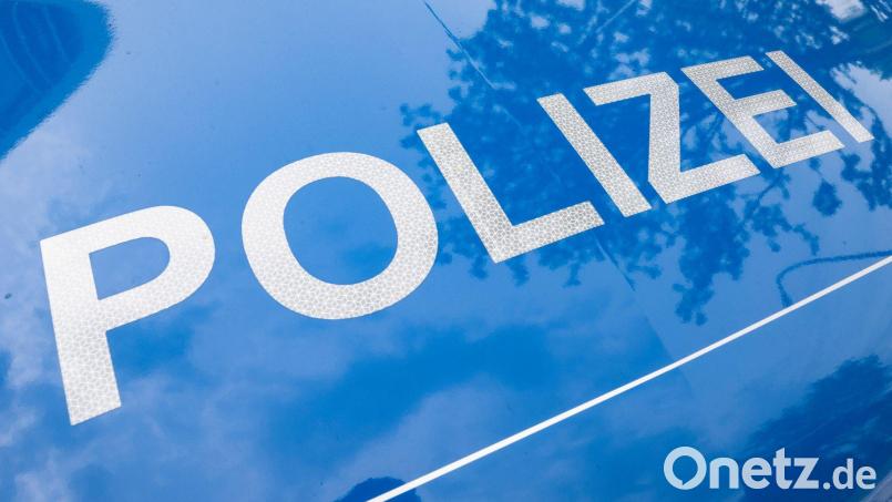 Eine 38-jährige Frau aus Burglengenfeld verursachte einen Unfall und entfernte sich unerlaubt. Symbolbild: Boris Roessler/dpa