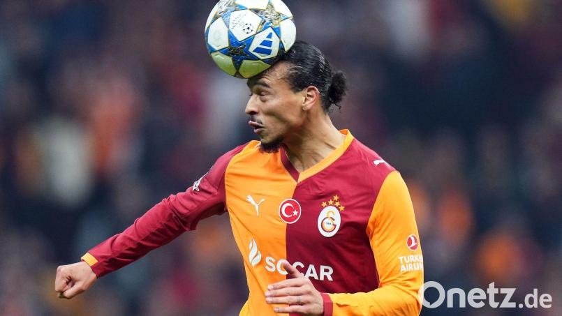 Sané stand im Mittelpunkt. (Archivbild) Bild: Francisco Seco/AP/dpa