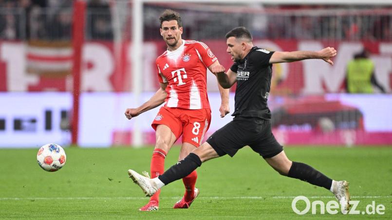 Leon Goretzka (l) in Aktion gegen Gladbach. Bild: Harry Langer/dpa