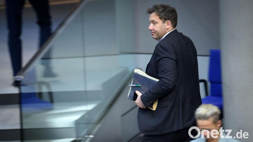 Bundesfinanzminister Lars Klingbeil (SPD) lehnt den Vorstoß der Länder nach mehr Finanzzusagen des Bundes ab. Bild: Bernd von Jutrczenka/dpa