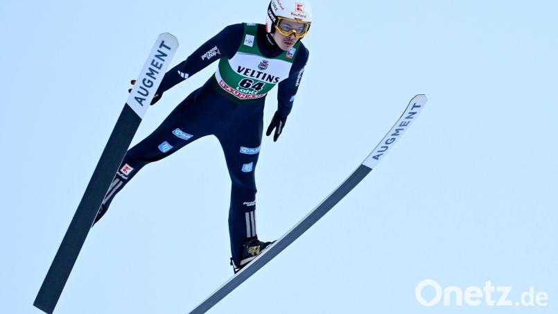 Skispringer Philipp Raimund kommt einen Tag nach seinem ersten Weltcup-Sieg auf Platz vier. (Archivbild) Bild: Petri Korteniemi/Lehtikuva/AP/dpa