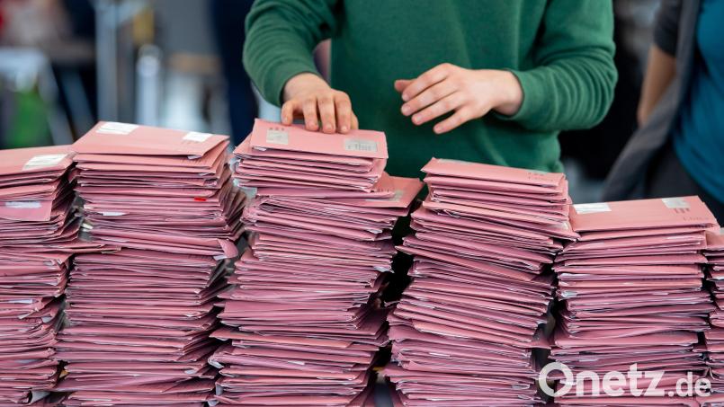In Amberg steht eine Stichwahl an. Die meisten Briefwähler erhalten ihre Unterlagen automatisch. Symbolbild: Sven Hoppe/dpa