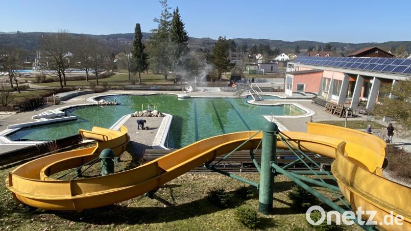 Die Außenanlagen des Freizeit- und Erholungszentrums Perschen werden derzeit für die Saison auf Vordermann gebracht. Bild: Völkl