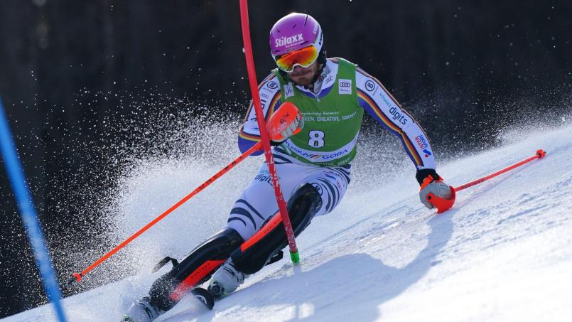 Linus Straßer zeigte im ersten Slalom nach Olympia eine gute Vorstellung. Bild: Pier Marco Tacca/AP/dpa