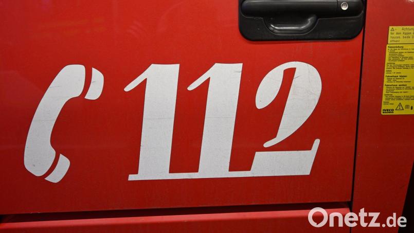 Die besorgte Schwester alarmierte die Feuerwehr. (Symbolbild) Bild: Felix Hörhager/dpa