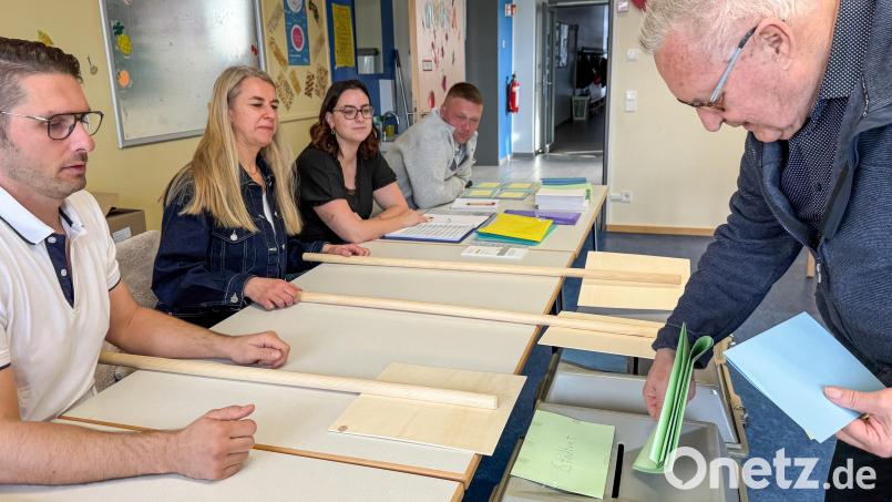Hier ein Blick in die Pestalozzischule, in der Bürger der Stimmbezirke 5 und 6 abstimmen können. Bild: Petra Hartl