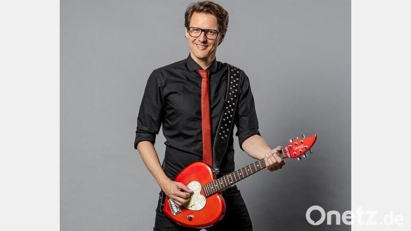 Kabarettist Bewie Bauer tritt am 11. April in der Kulturscheune Elbart auf. Bild: Christian Hartlmaier