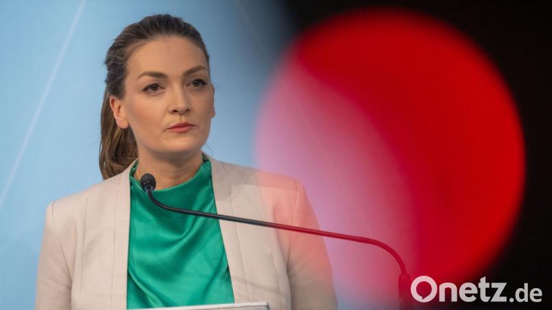Zum Internationalen Frauentag fordert Bayerns Gesundheitsministerin Judith Gerlach (CSU) mehr Forschung und Aufklärung zur geschlechtersensiblen Medizin. (Archivbild) Bild: Peter Kneffel/dpa