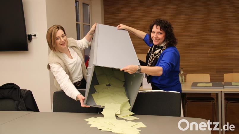 Rund 100 Wahlhelfer waren am Sonntag allein in der Marktgemeinde Plößberg im Einsatz. Bild: prh