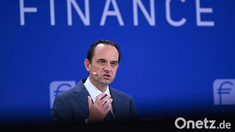Bafin-Präsident Mark Branson sieht bei offenen Immobilienfonds Risiken für Privatanleger (Archivbild) Bild: Arne Dedert/dpa